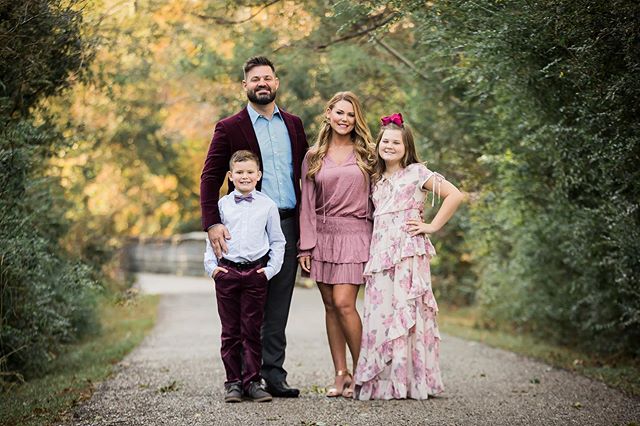 Let the Christmas card ordering begin!  So many beautiful families this season!  Outfit and smile games on point. ☺️
.
.
.

#cakesmash #firstbirthday #jenmeadowsphotography #fontainebleaustatepark #mandevillelaphotographer #louisianaphotographer #nat