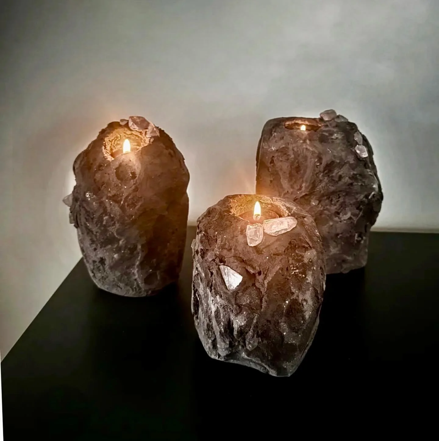 Candle Boulders coming soon😉 I love combining the raw industrial concrete with inlaid semi-precious stones. 
.
.
.
#candleboulders
#candlelight
#unearthed 
#inthestudio 
#concretesculpture
#concretevessels
#sculpturalvessels
#outdoorsculptures
#abst