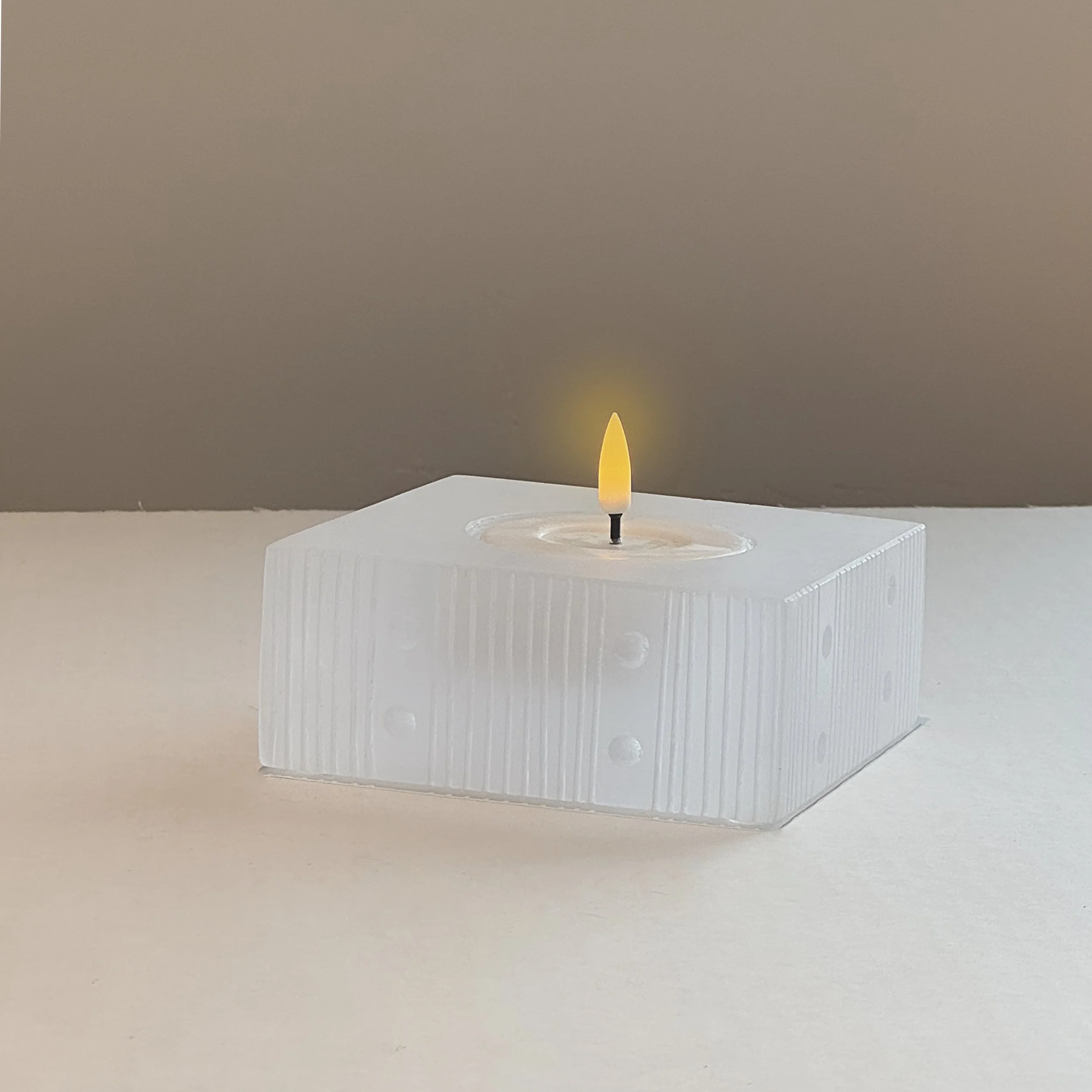 flat cube line 2 dot.jpg