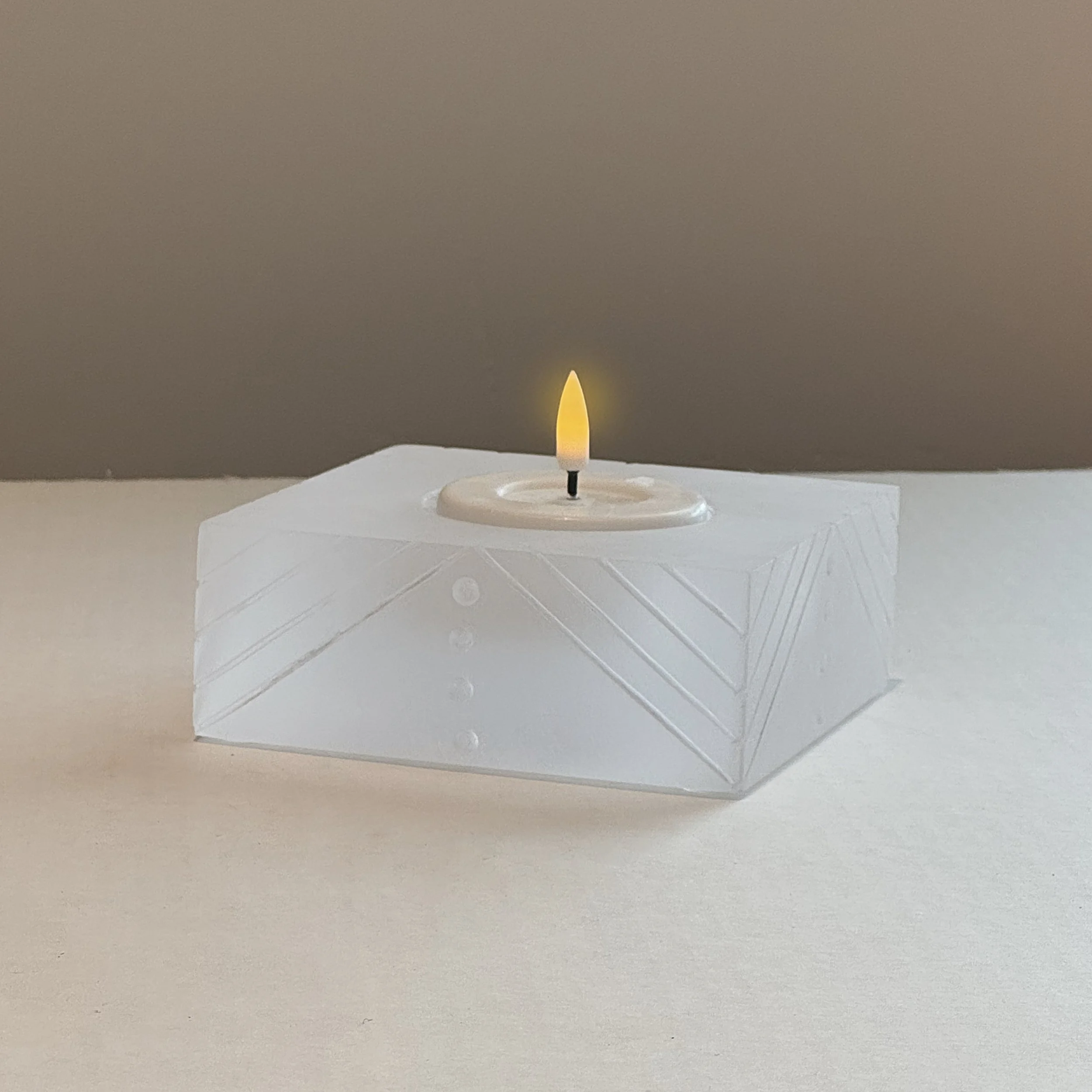 flat cube 4 dot triangle.jpg