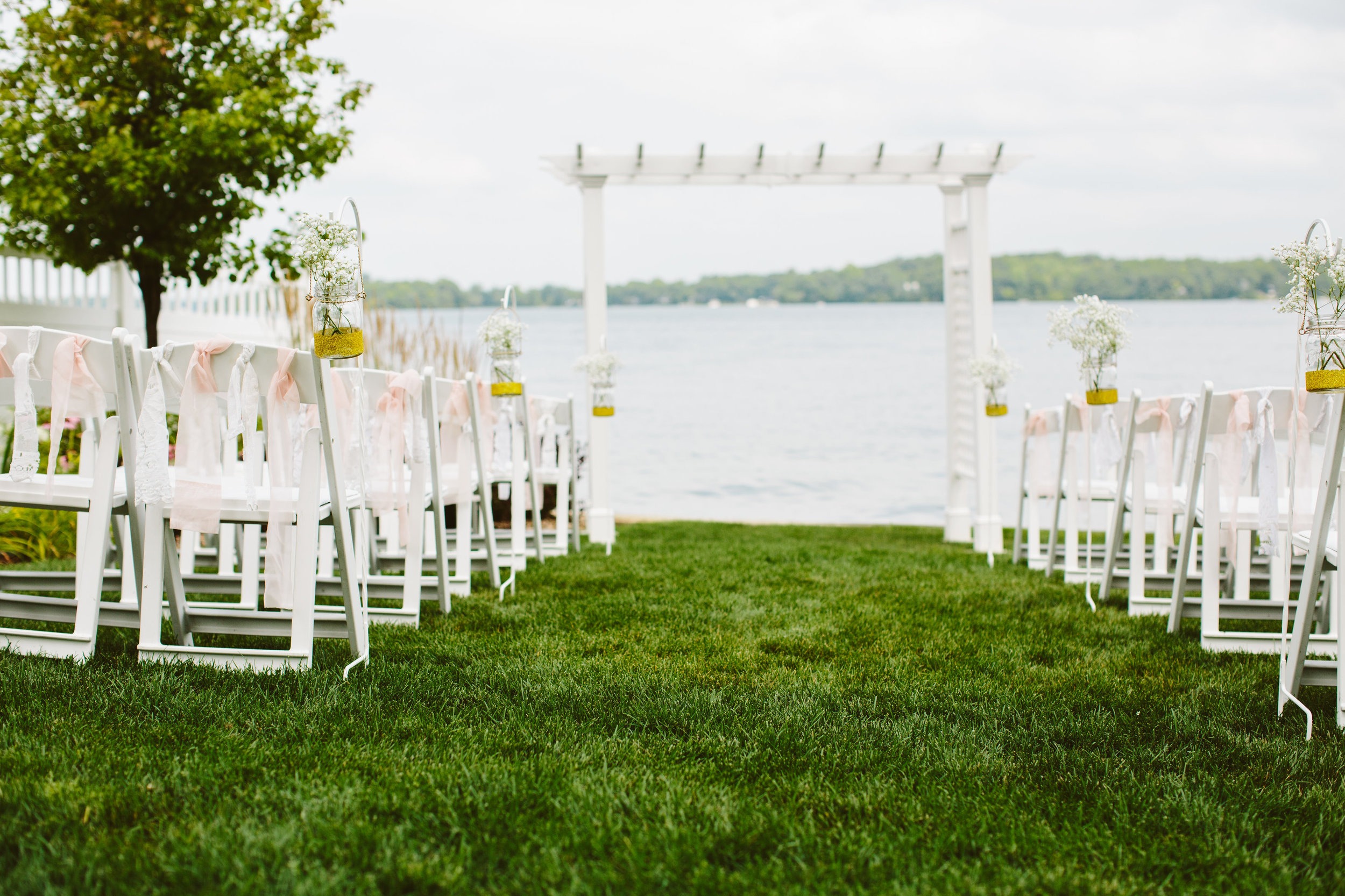 Bay Pointe Inn | Shelbyville MI Lakefront Wedding