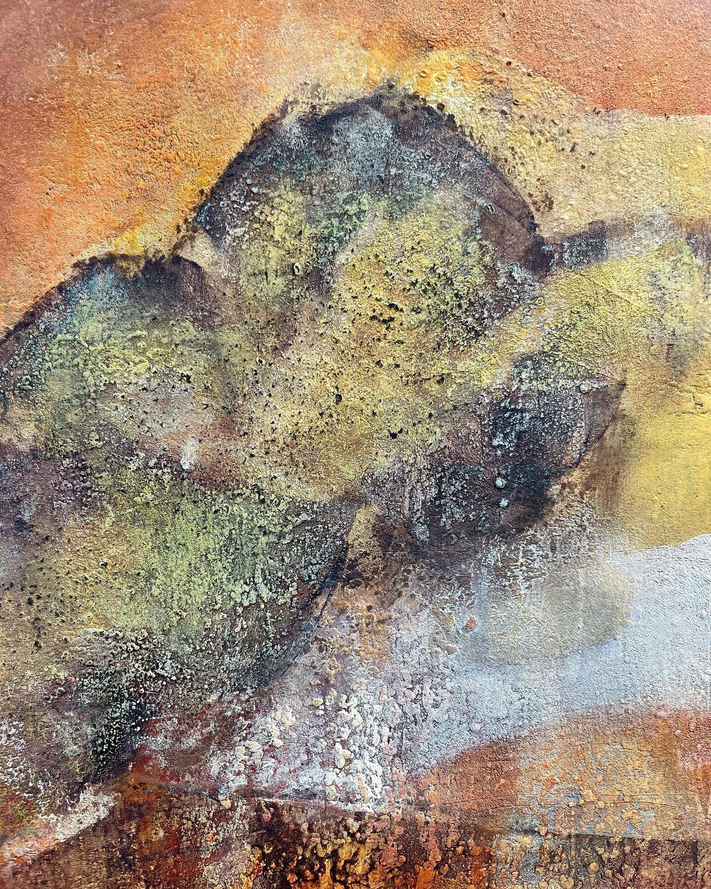 Details of &ldquo;Homeward Bound&rdquo;, a 48 x36 inch painting full of rich earth and texture. 

#warmpalette #richpalette #jencrowestudio #jencrowe #abstractpainting #itsallinthedetail #waxpainting