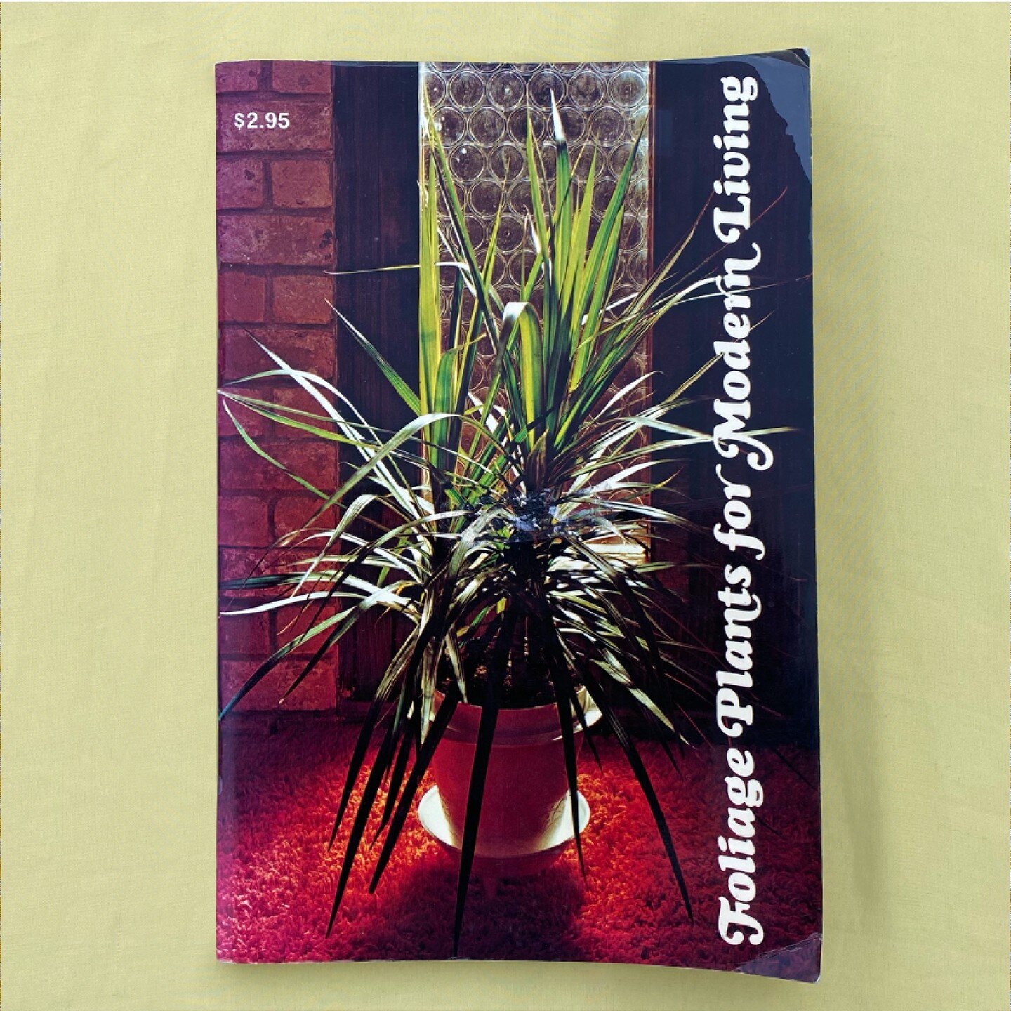 Foliage Plants for Modern Living
Merchants Publishing Company, Kalamazoo, 1974

#dracaena #maranta #prayerplant #watermelonpeperomia #spiderplant #ficus #rubberplant #peperomia #caladium #hoya #waxplant #maunaloa #plant #book #vintageplantbook