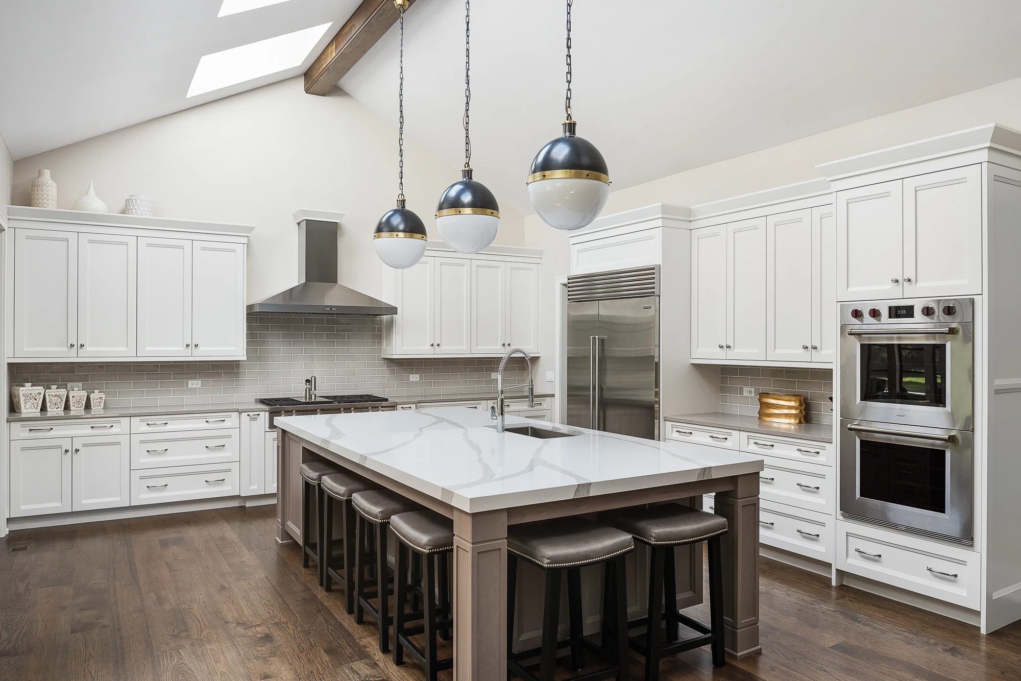 kitchen island.jpg