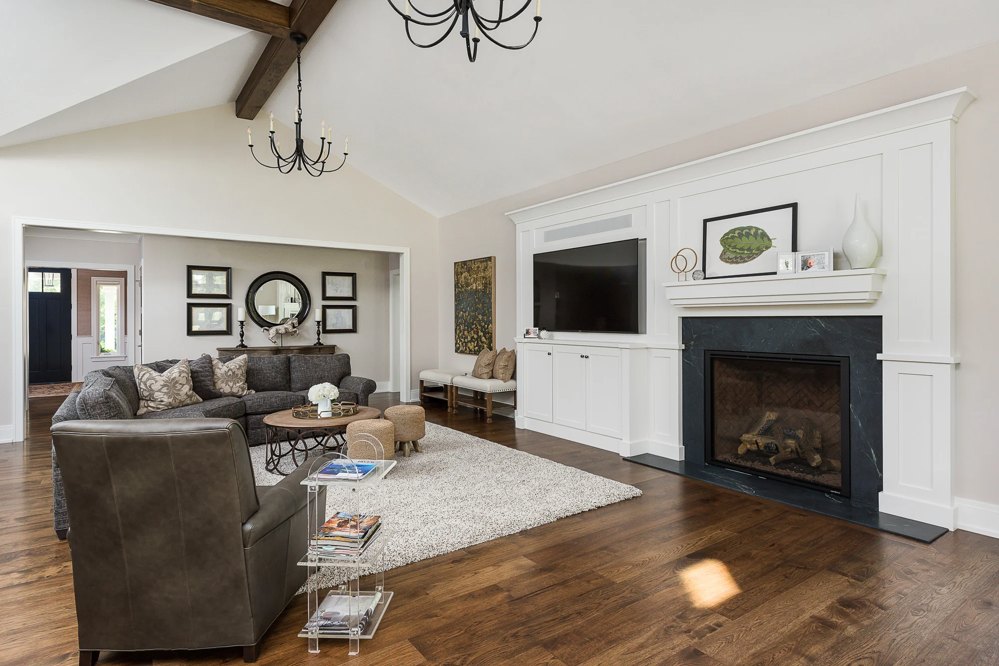 living room foyer.jpg