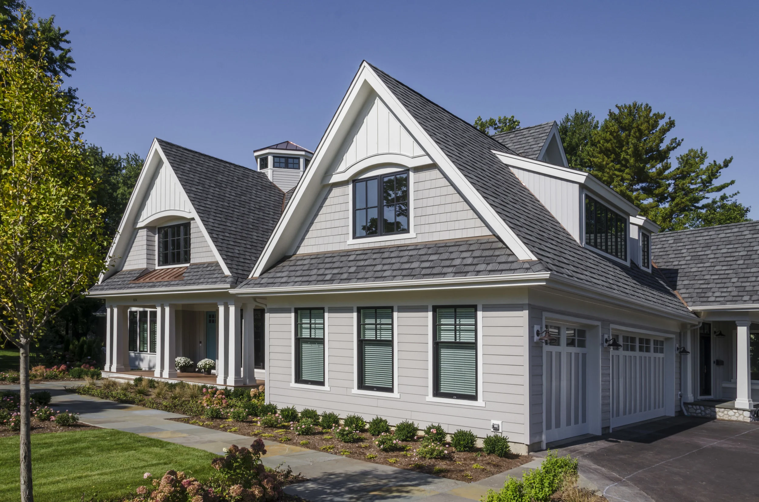exterior garage.jpg