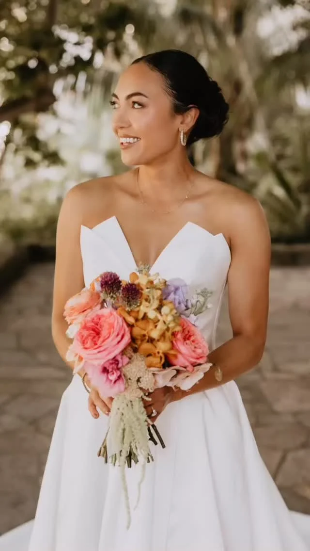 Summer of Love 💕
Makeup by 🤚🏼
Hair @janiceramos_
For @carlyleweddings
📸 @theindicollective
#santabarbaramakeupartist #shaniecrosbiemakeupartist #santabarbarawedding #bride #bridalmakeup #bridalmakeupartist #naturalbridalmakeup #makeupartis