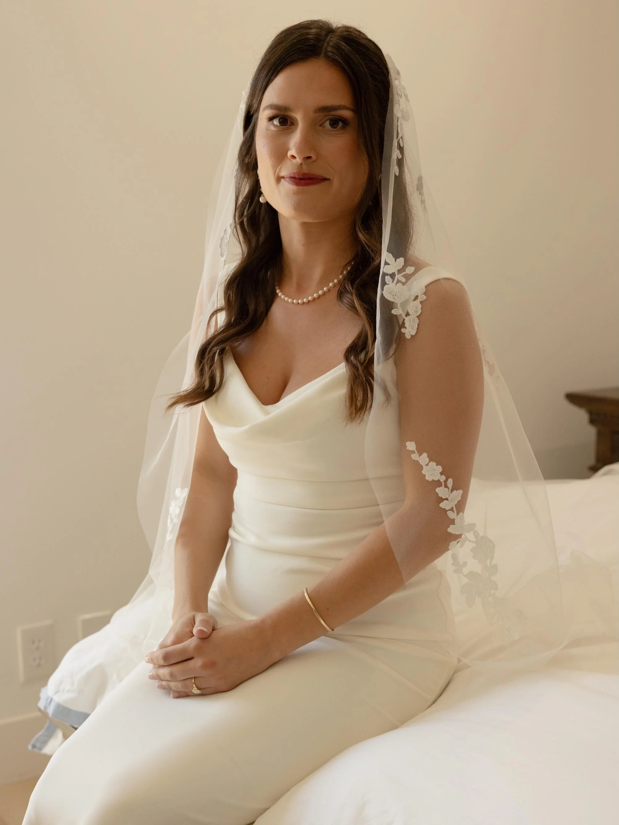A Brides Time ✨ I think it&rsquo;s always a good idea to take a few deep breaths and some quiet moments for yourself. Be present and try to center your energy to feel all the love that&rsquo;s there for you and your partner in this moment in life. 
#