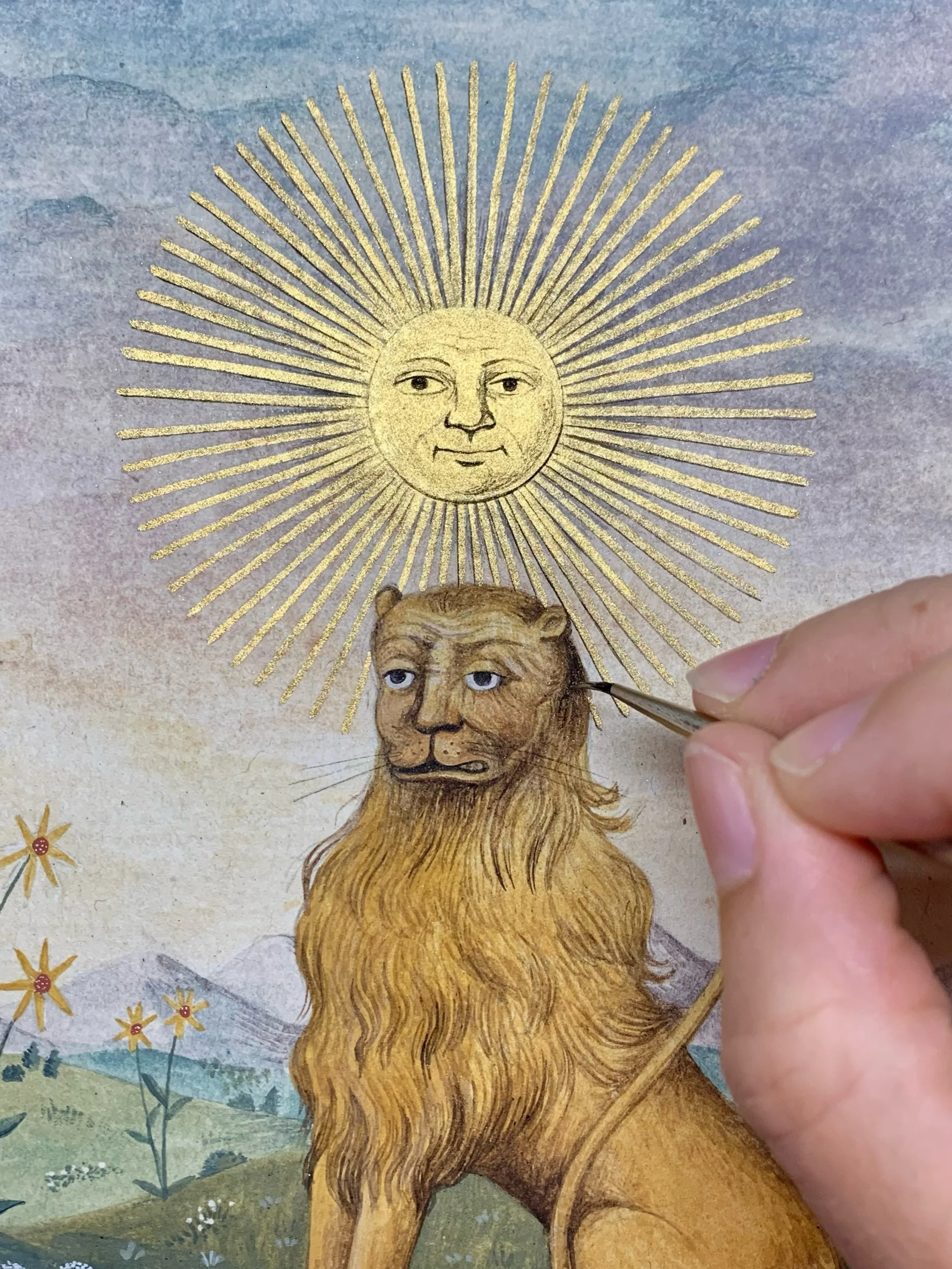 A highly unimpressed lion, after an illustration from a 17th century alchemical manuscript called Clavis Artis 🌞 

Handmade watercolour with natural pigments and 23.75k shell gold on recycled hemp paper