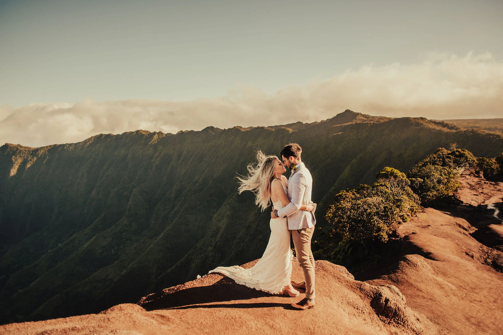 Bride &amp; Groom elope on Hawaii cliff side photographed by Big Sur Wedding Photographers Tessa Tadlock 
