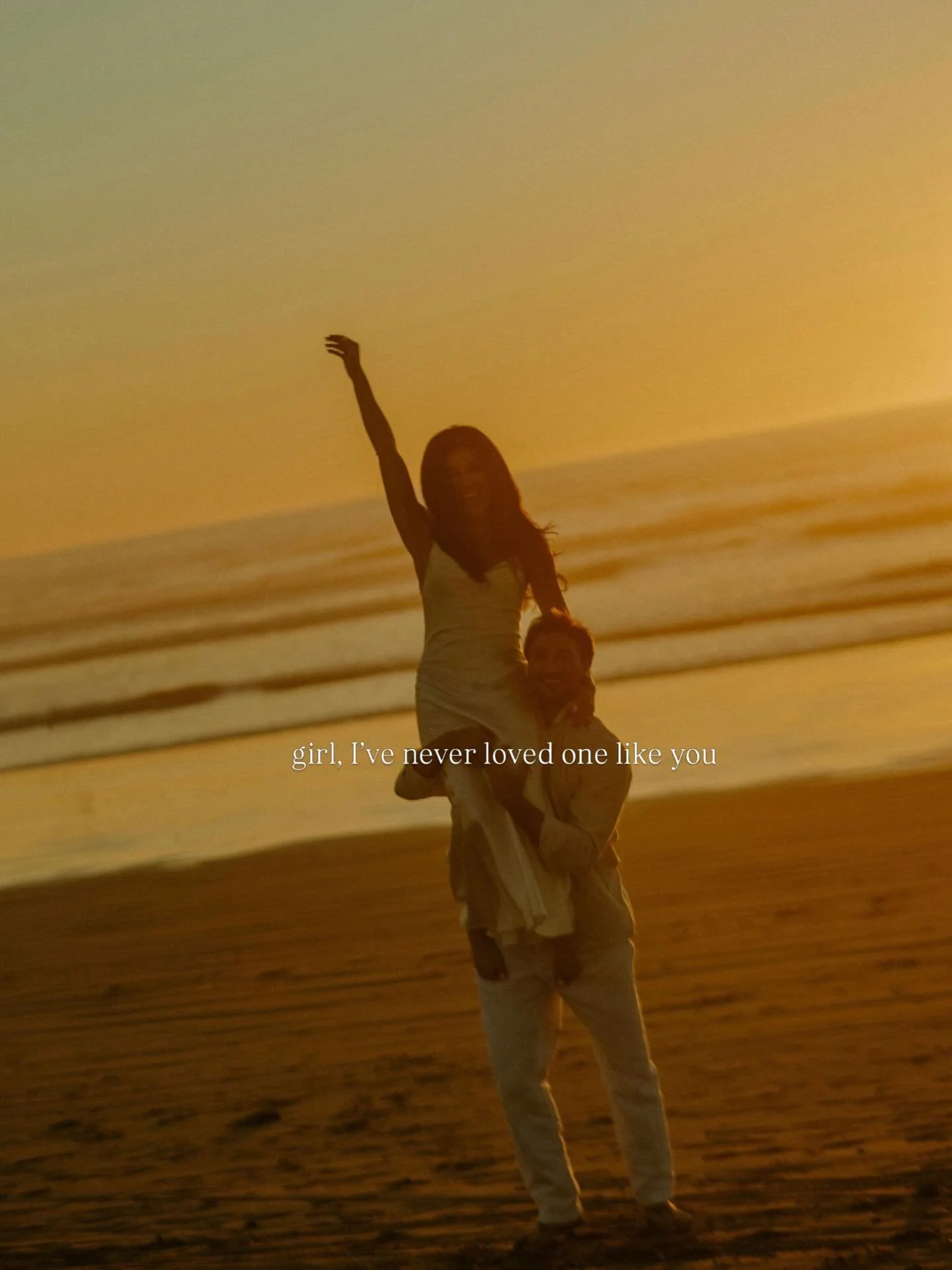 laugh until we think we&rsquo;ll die
Barefoot on a summer night
Never could be sweeter than with you 💛

#sanluisobispoweddingphotographer #sloweddingphotographer #socalweddingphotographer #santabarbaraweddingphotographer #beachwedding