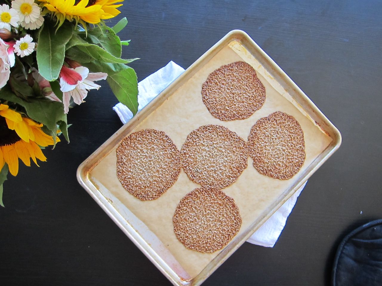 baked sesame florentines