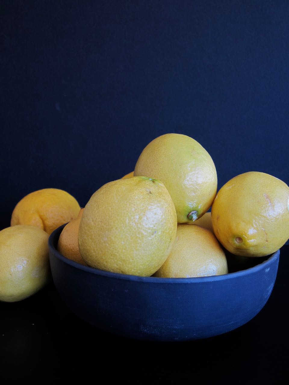 bowl of lemons