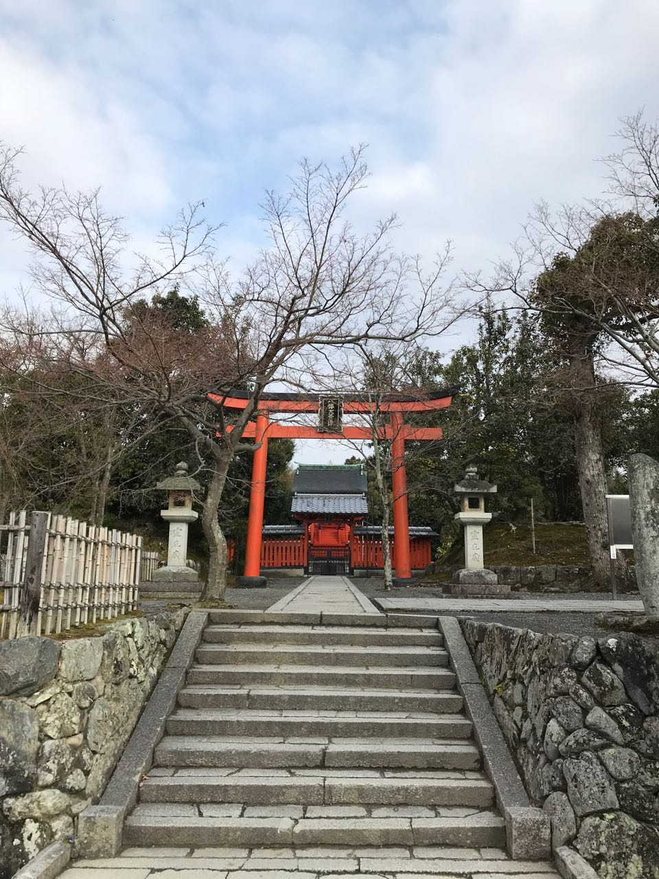 shrine gate.jpg