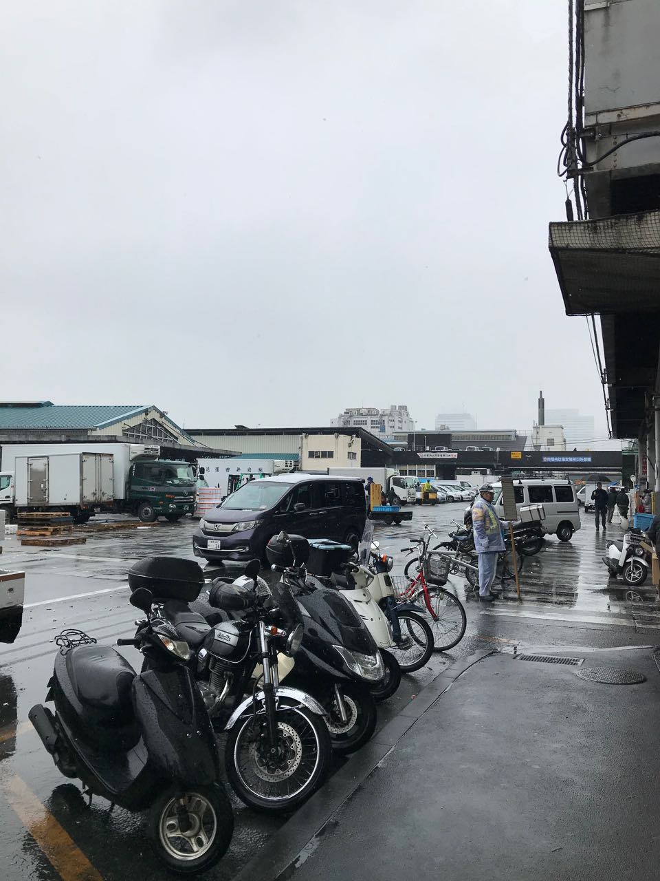 Tsujiki market motorcycles.jpg