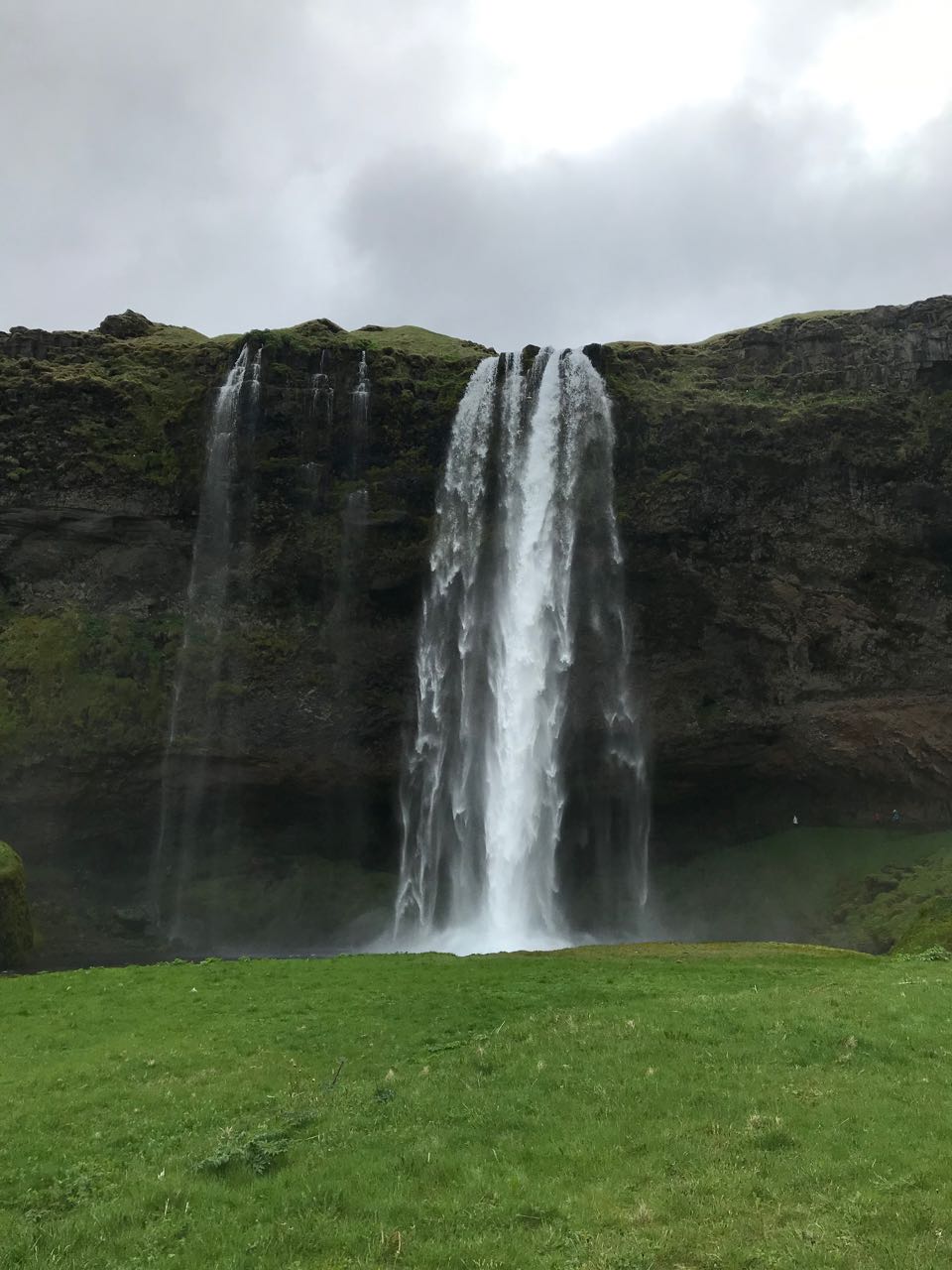 Iceland waterfall 2.jpg