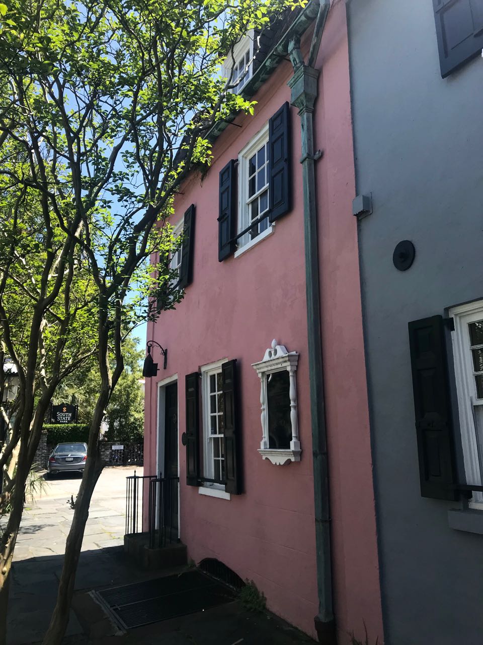 Charleston pink house.jpg