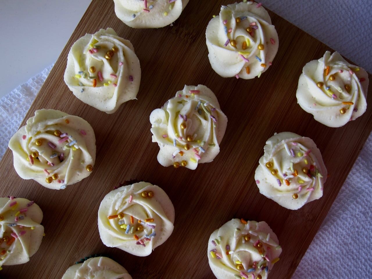 mini carrot cupcakes flower swirl.jpg