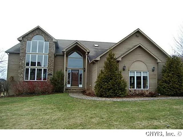 SOLD: 8399 Turnberry Drive, Manlius