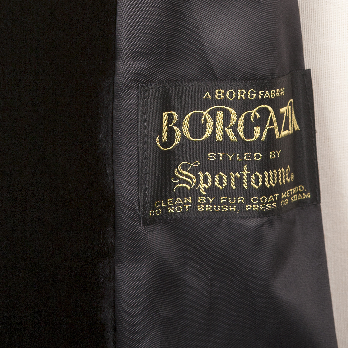 Borgazia coat 5.jpg