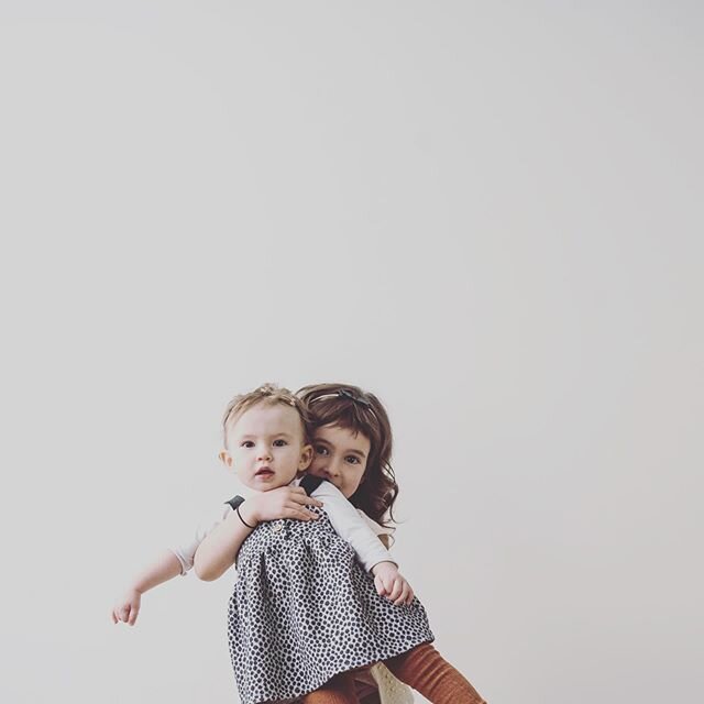 Sisterly love ❤️ #saskatoonphotographer  #sisterportraits #notposedbutposed