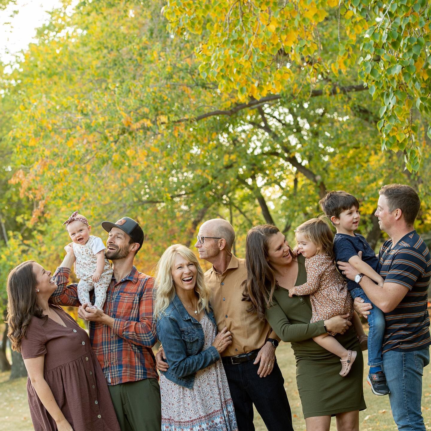 Families are my favourite. 
*
*
*
*
#lifestylephotographer
#saskatoonphotographer
#saskphotography
#candidphotos
#capturemoments
#lisalandriephoto
#yxephotographer