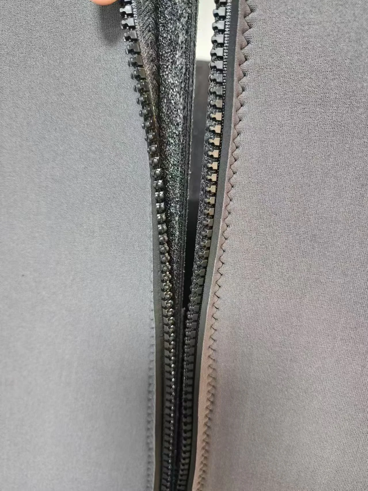 sleeve zipper2.jpg