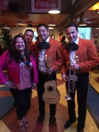 Chica About Town with Mariachis at Pappasitos