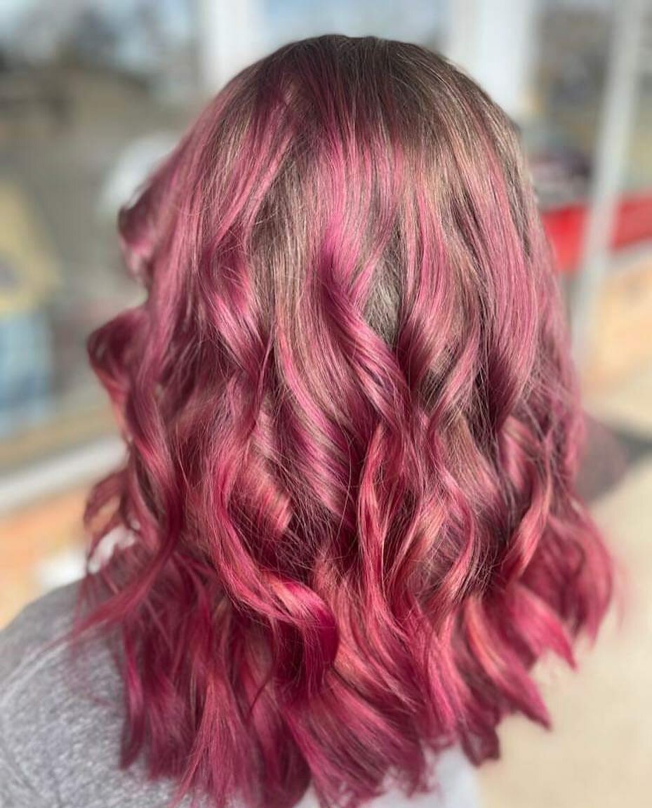 That February feeling! 💗
#fashioncolor #february #pink #pinkhair #beautiful #dimensionalcolor #loveyourhair #feelpretty #readyforanything #whitebearlake #mn #twincities #bekind #bekindmn #bekindsalon #bekindtooneanother