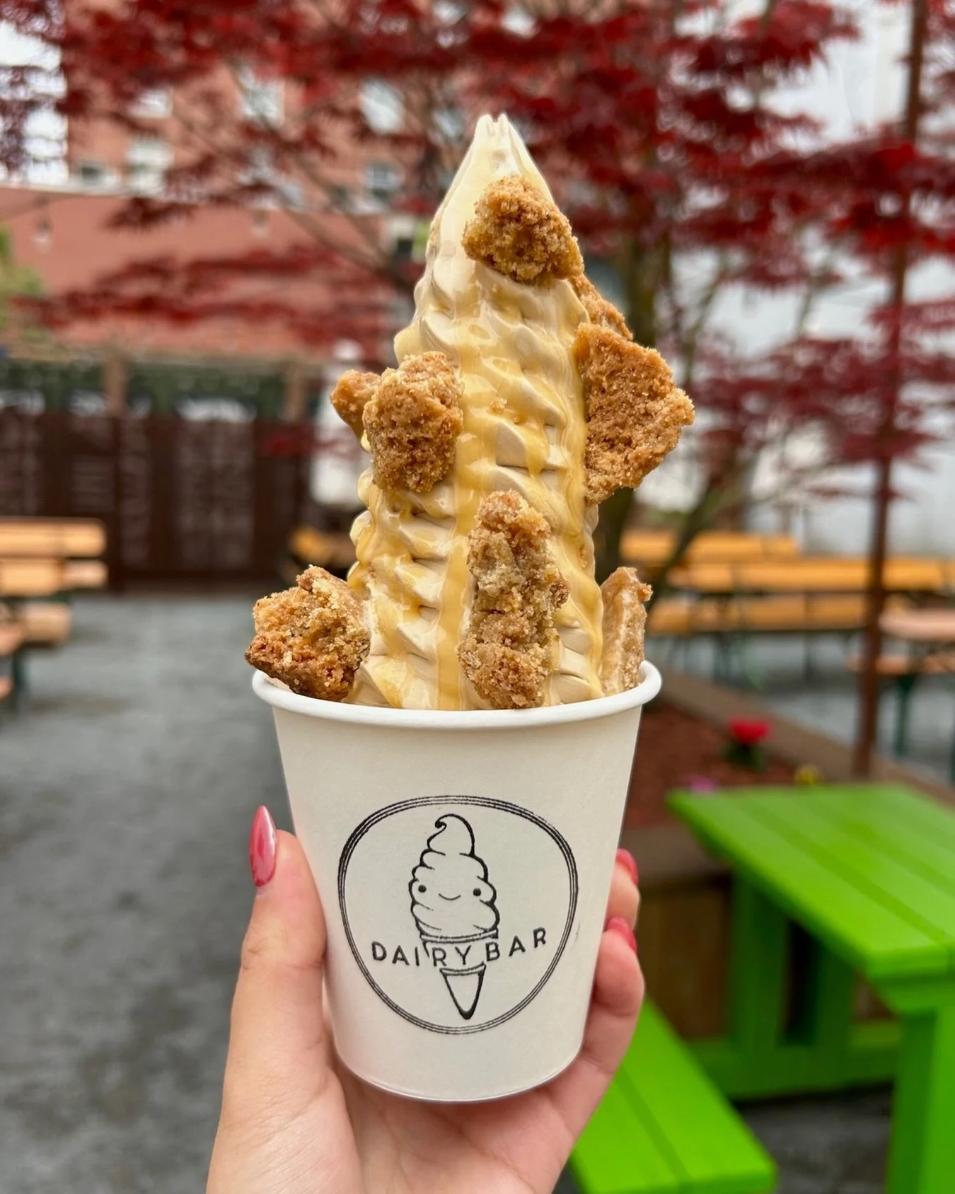 A rainy week calls for another cuppa tea🫖

This weeks flavour: MILK TEA

FEATURE SUNDAE: SWEET DREAMS ARE MADE OF TEA ☁️🍭
-MILK TEA SOFTSERVE
-BROWN BUTTER BLONDIES
-CARAMEL SAUCE

OPEN 11-10 (weather permitting) ☔️