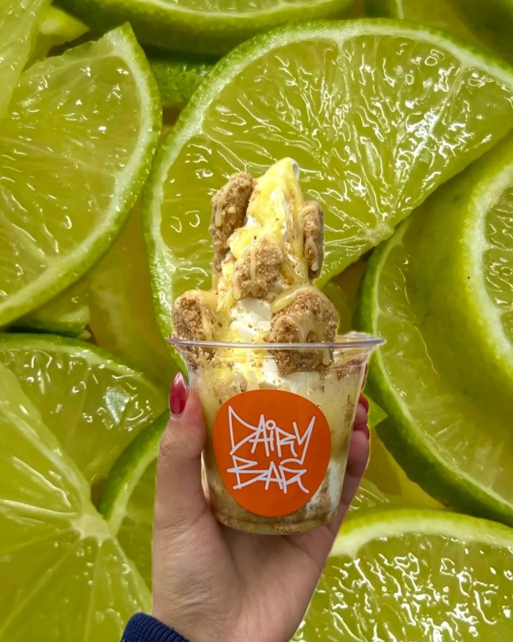 SMALL SUNDAE: &ldquo;PUT THE LIME IN THE COCONUT&rdquo;🥥🍋&zwj;🟩
-VANILLA SOFT SERVE
-BROWN SUGAR COCONUT ALMOND STREUSEL
-LIME CURD SAUCE

Trying to keeping these beach vibes going during this gloomy week!🏖️🌊☀️

 These toppings are available as 