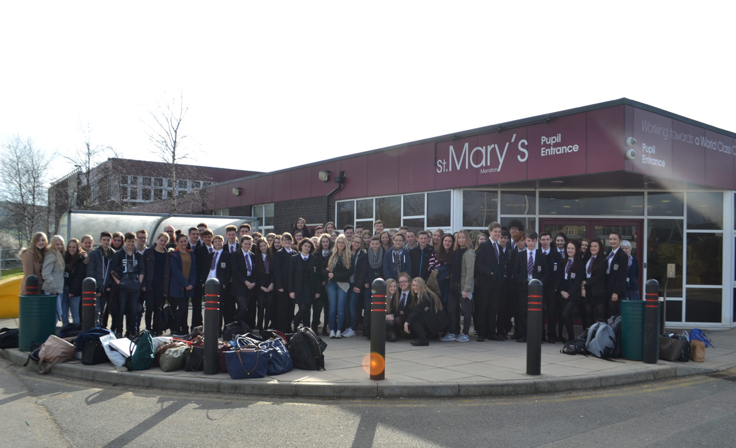 Photo: German Exchange visit to the UK Commemorative photo at St. Mary's