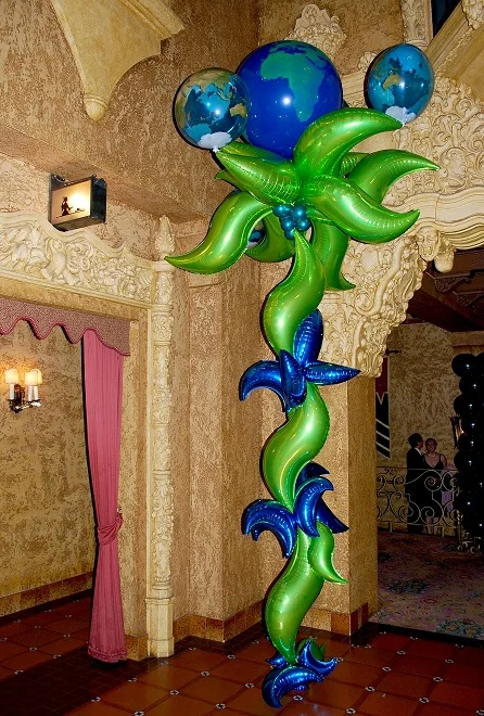 ABC09 -Globe floating column.jpg