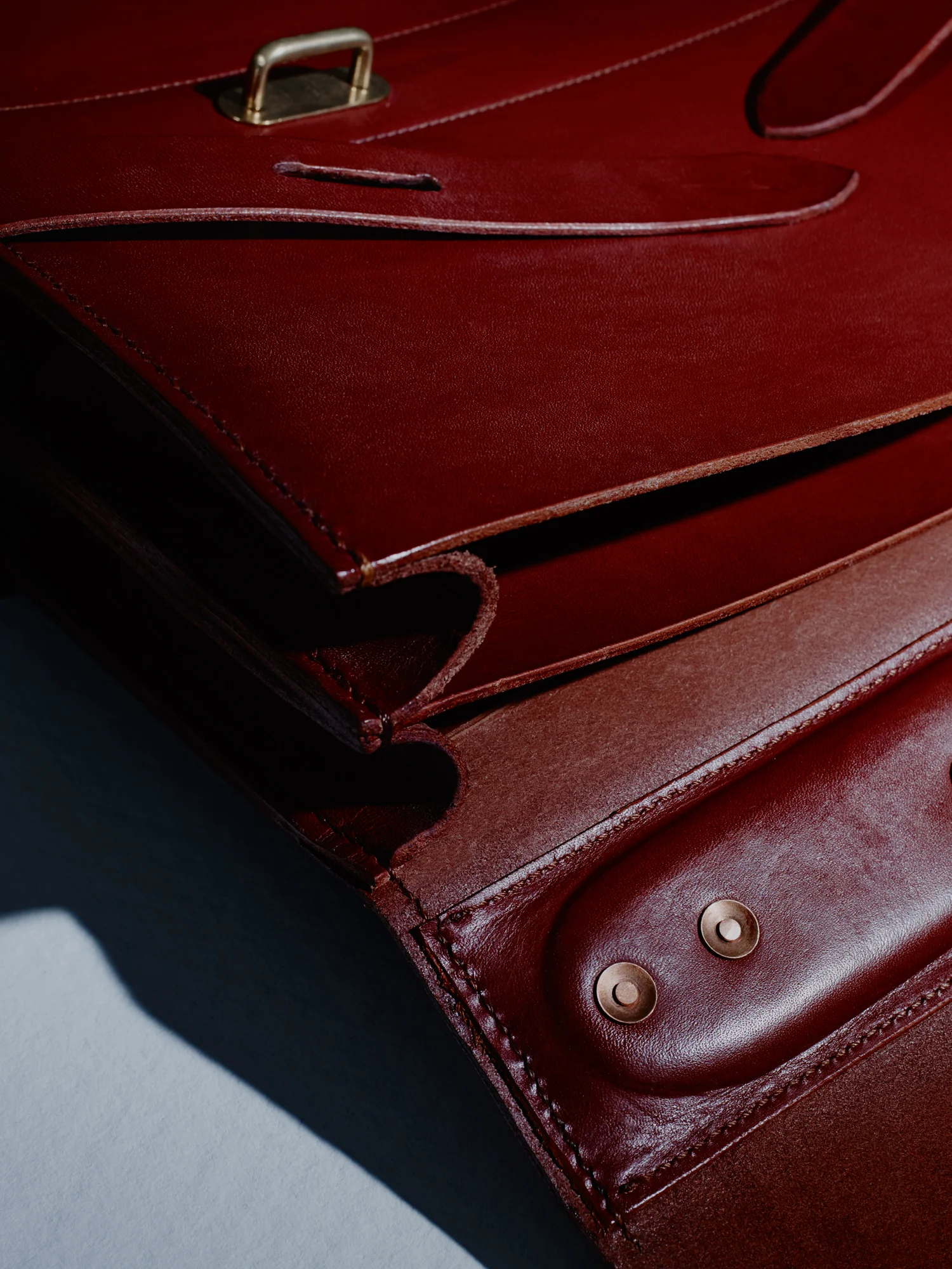 20150604_AtacheCase_WhiteDetail-01.jpg