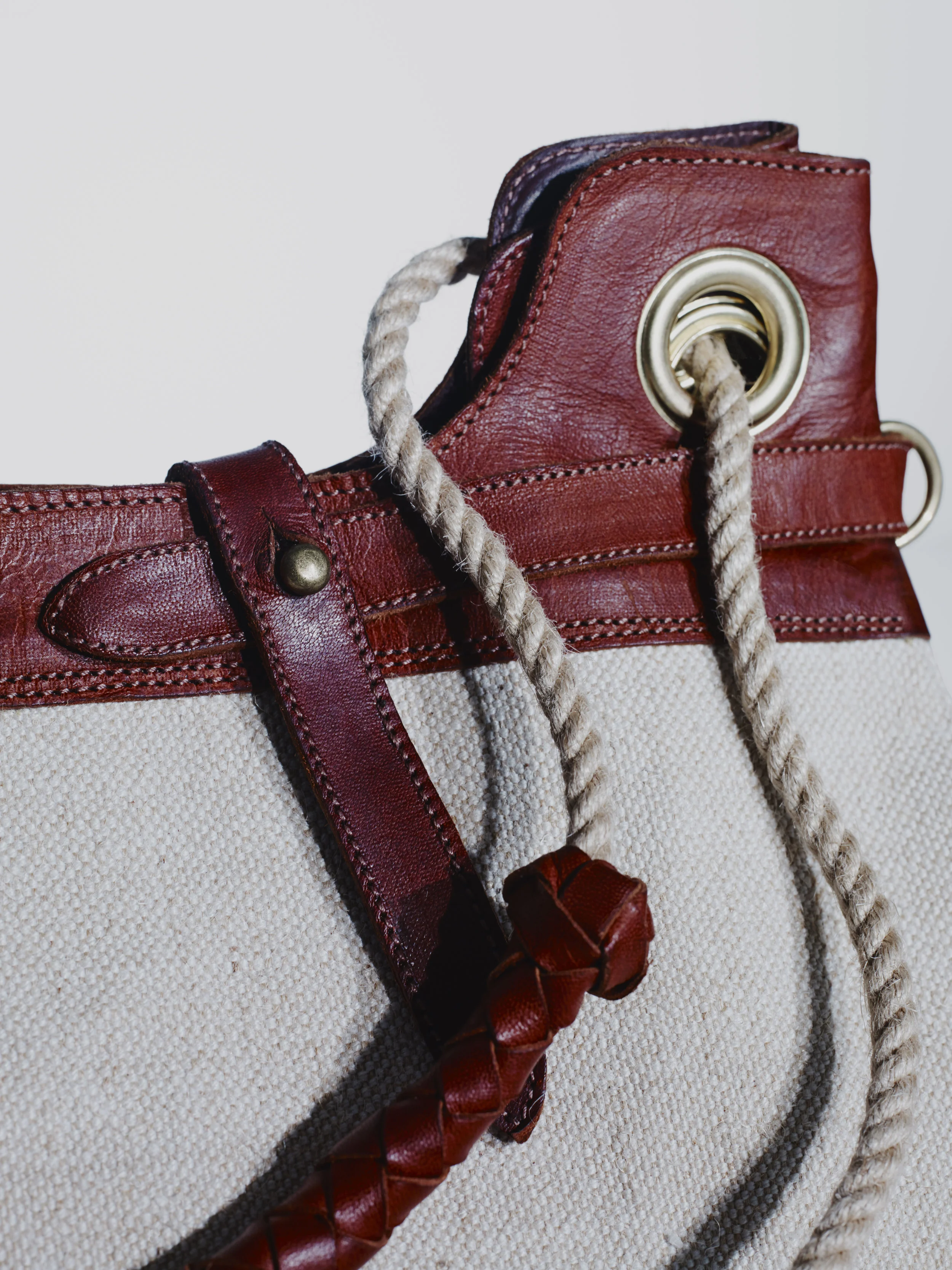 20150604_Handbag_WhiteDetail-02.jpg
