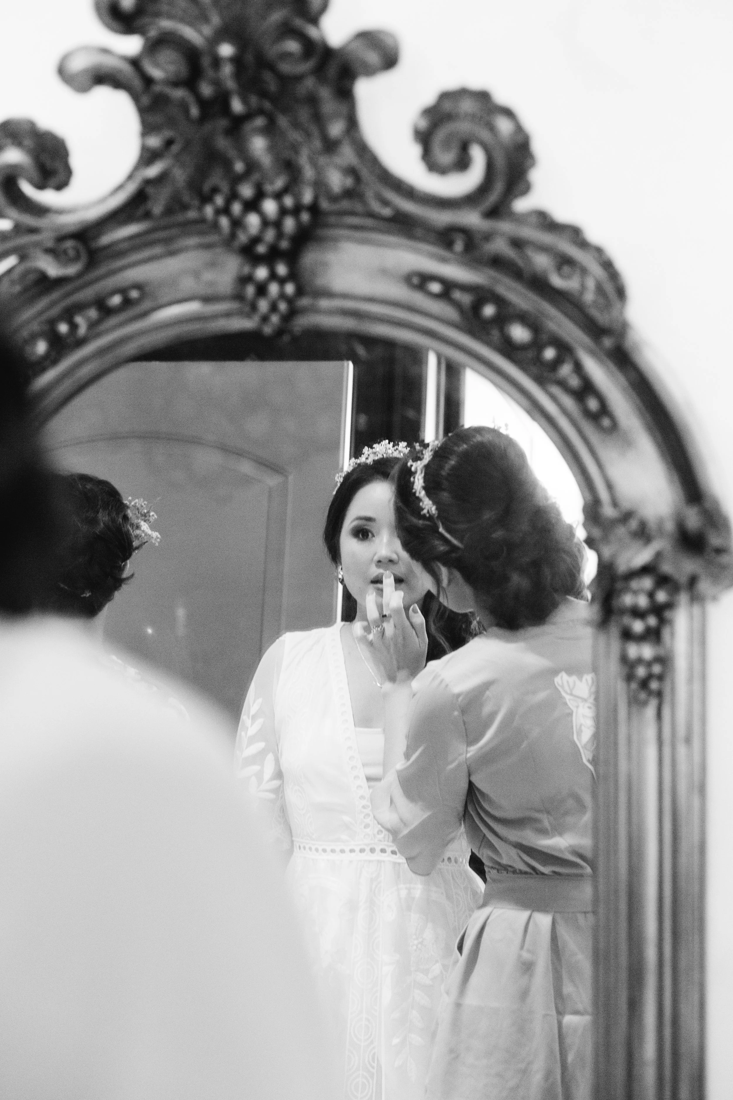 Bride & Groom Prep-19.jpg