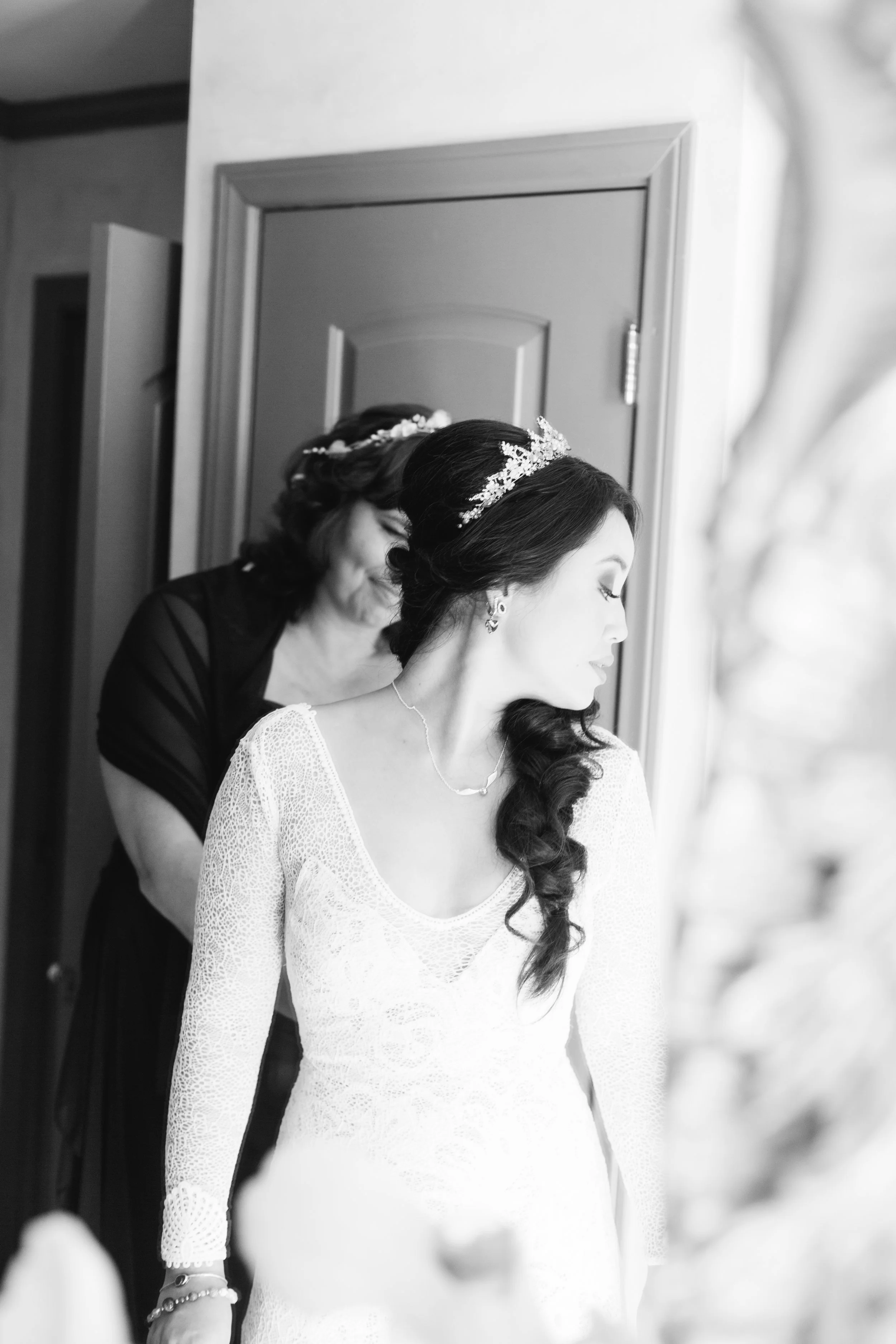 Bride & Groom Prep-122.jpg
