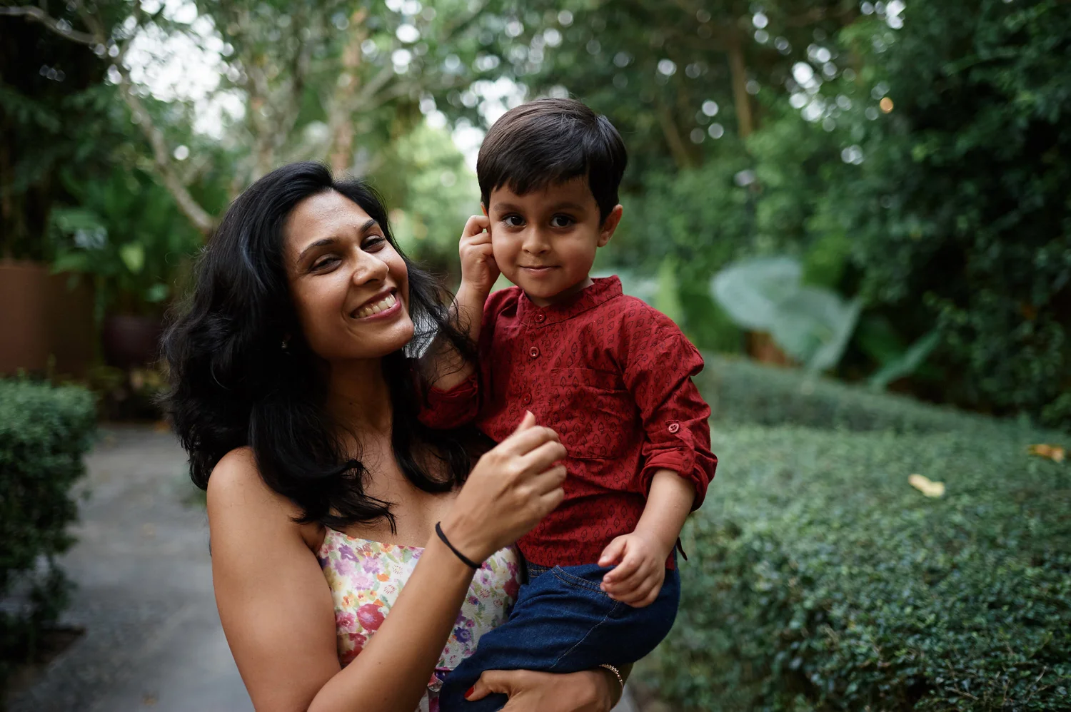 boy-and-his-mother-in-family-session-destination-thailand.jpg