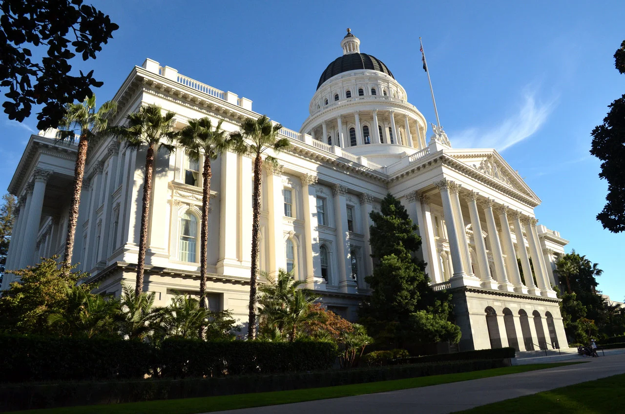 sacramento_capitol_building_i_by_esee-d5lvmh3.jpg
