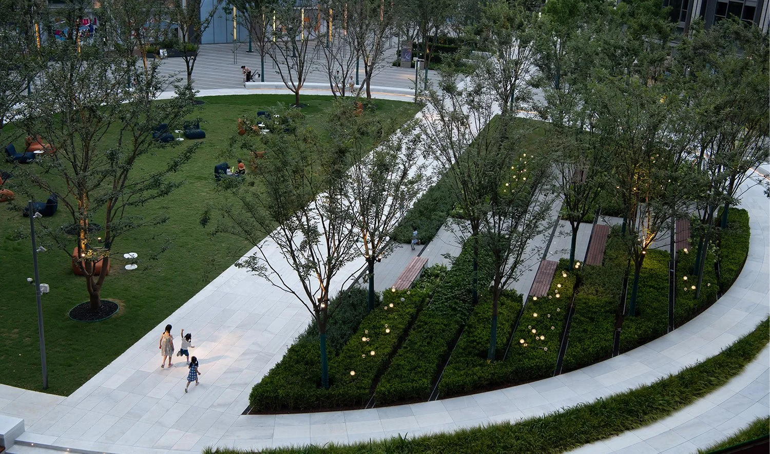 LOF_CentralPlaza04.jpg