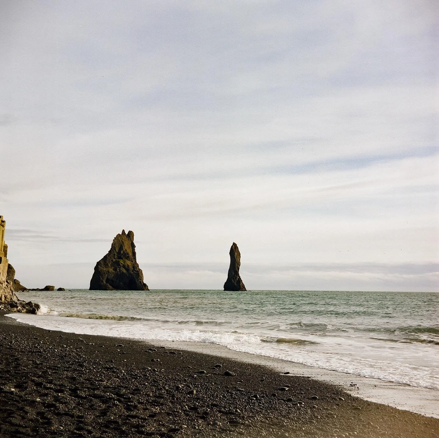 Finding clarity every day. 
(And looking at Iceland photos is helping me do that)
.
.
Lomo800 yashika A
@thefindlab 
.
.
.
.
#filmlandscape #icelandphotography #ishootfilm #filmisnotdead