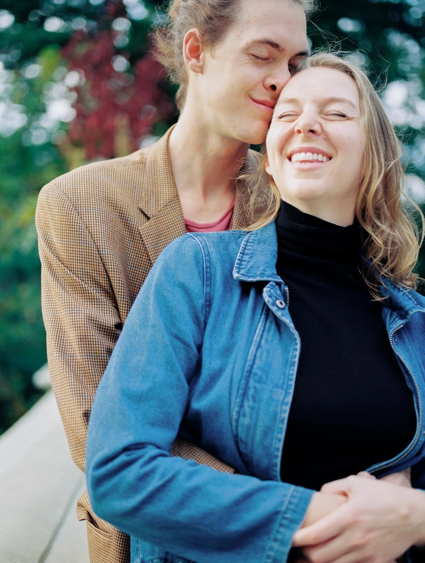 There&rsquo;s something about the Fall that makes me want to go back to New York. 
.
Anyone I know that lives there up for a visit???
.
I&rsquo;ll take photos 🤓
.
.
Portra 800
.
.
#nycengagementphotographer #nycengagementsession #centralpark #nycwed