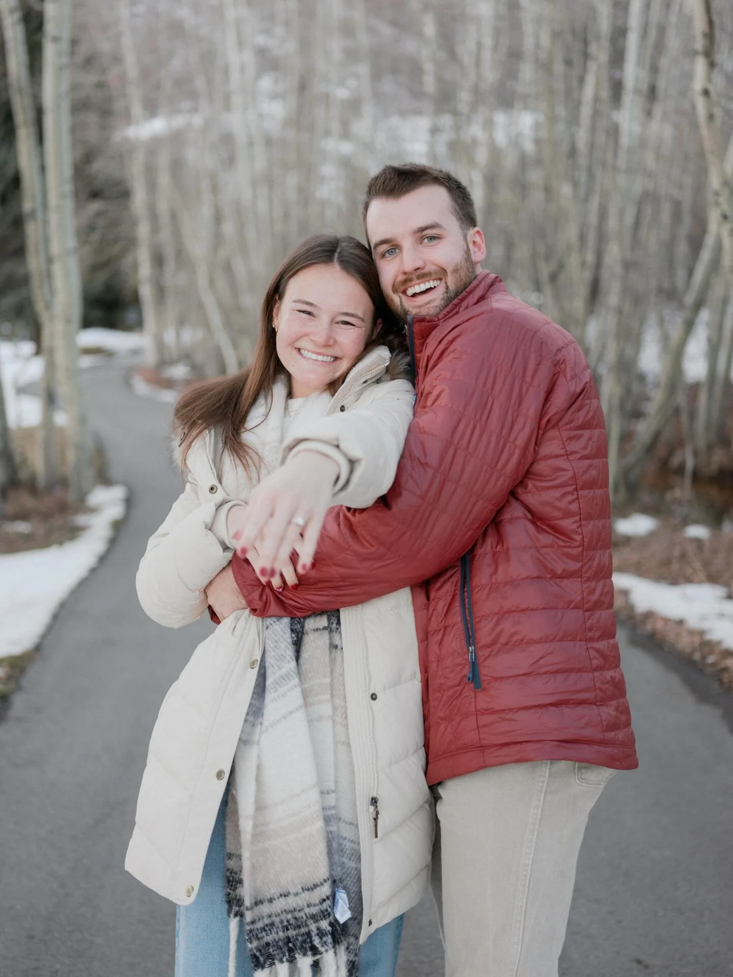 Hiding in the snow for an hour to capture a proposal is a specialty of mine 😆
.
Shot for @jenessalynnephoto 
.
.
#parkcityengagementphotographer #parkcityweddingphotographer #slcweddingphotographer #slcengagementphotographer