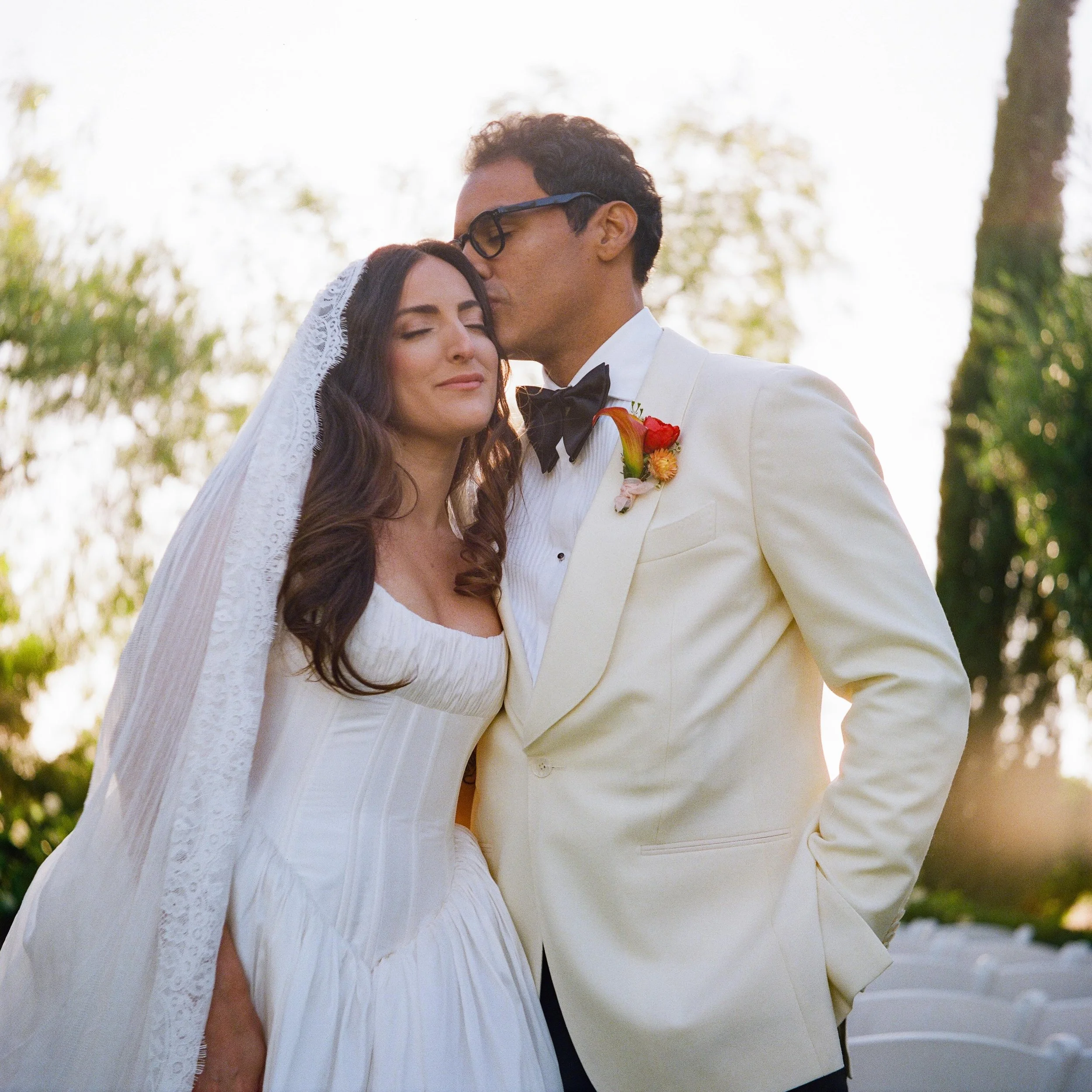 More film scans from Erica and Jos&eacute; &Aacute;ngel&rsquo;s wedding!
.
.
.
Lomo800
@thefindlab 
.
#socalbride #parkcityweddingphotographer #destinationwedding #sandiegoweddingphotographer #ocweddingphotographer