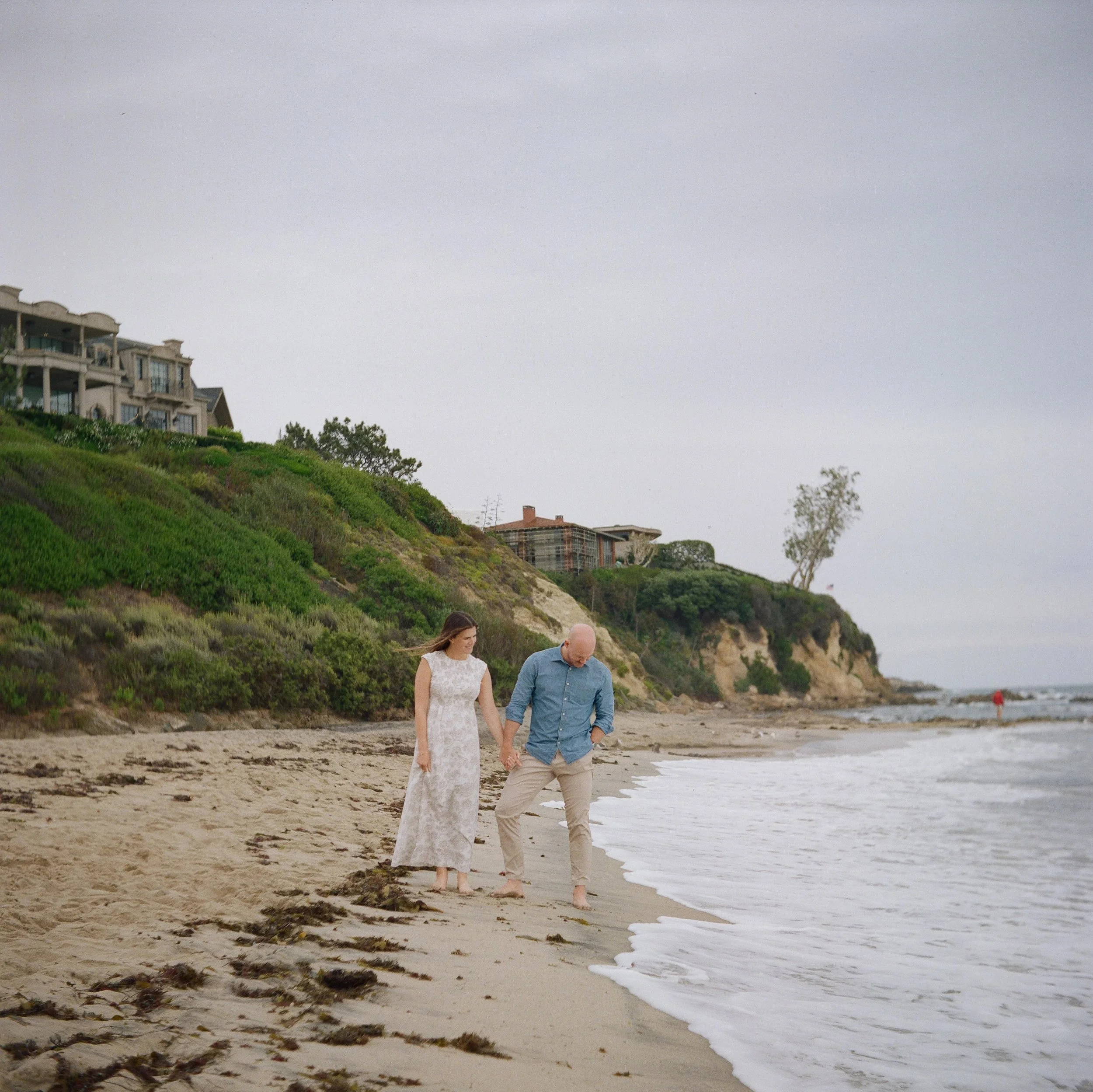 I am beyond behind in posting. 
But maybe that&rsquo;s a good thing 😅
.
Loved this engagement session in Southern California!
.
.
#socalbride #socalweddingphotographer #ocweddingphotographer #slcweddingphotographer #laweddingphotographer