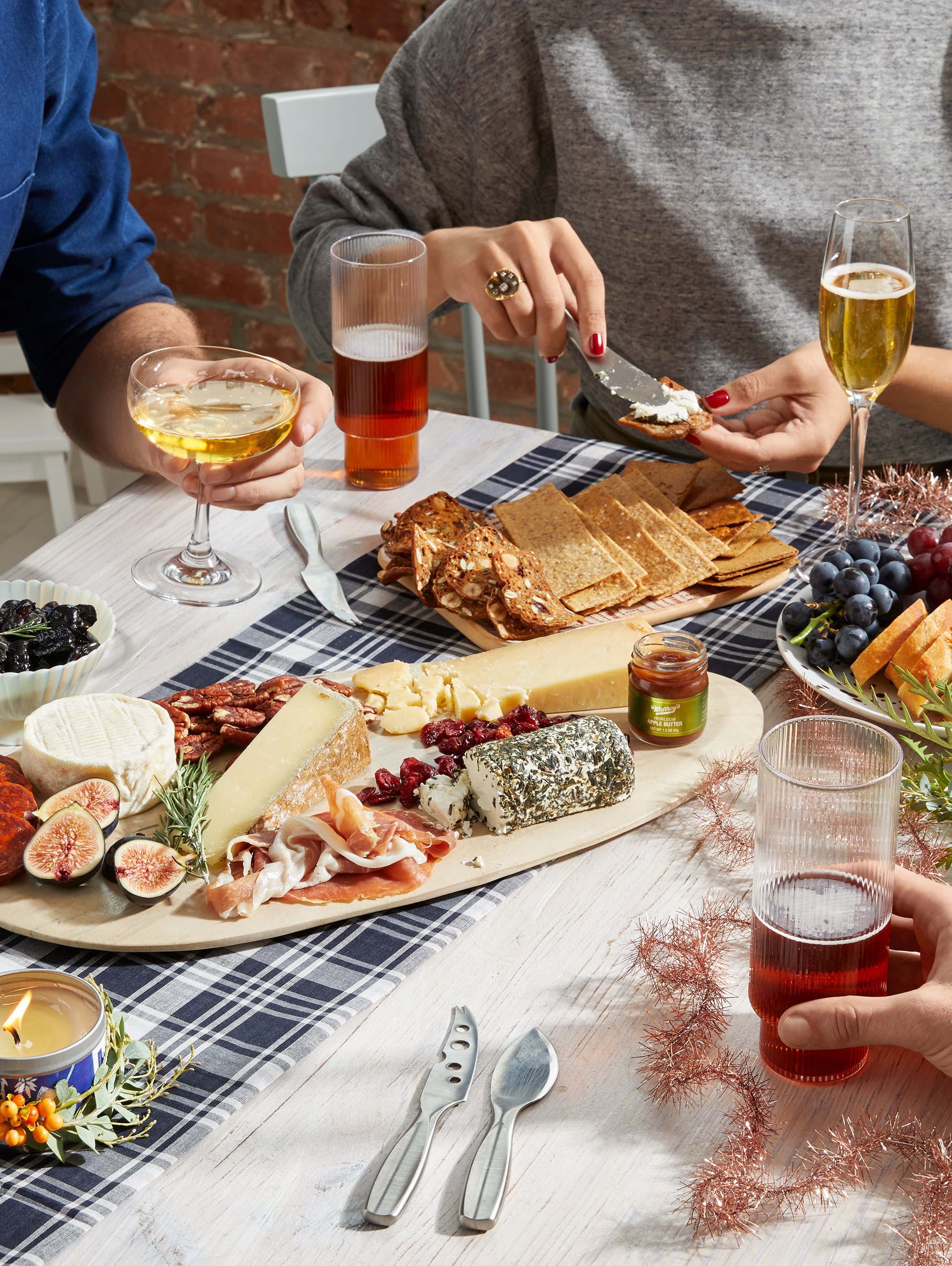 Cheese-Boards_Holiday-Gift-Guide_10218_512_RGB_crop.jpg