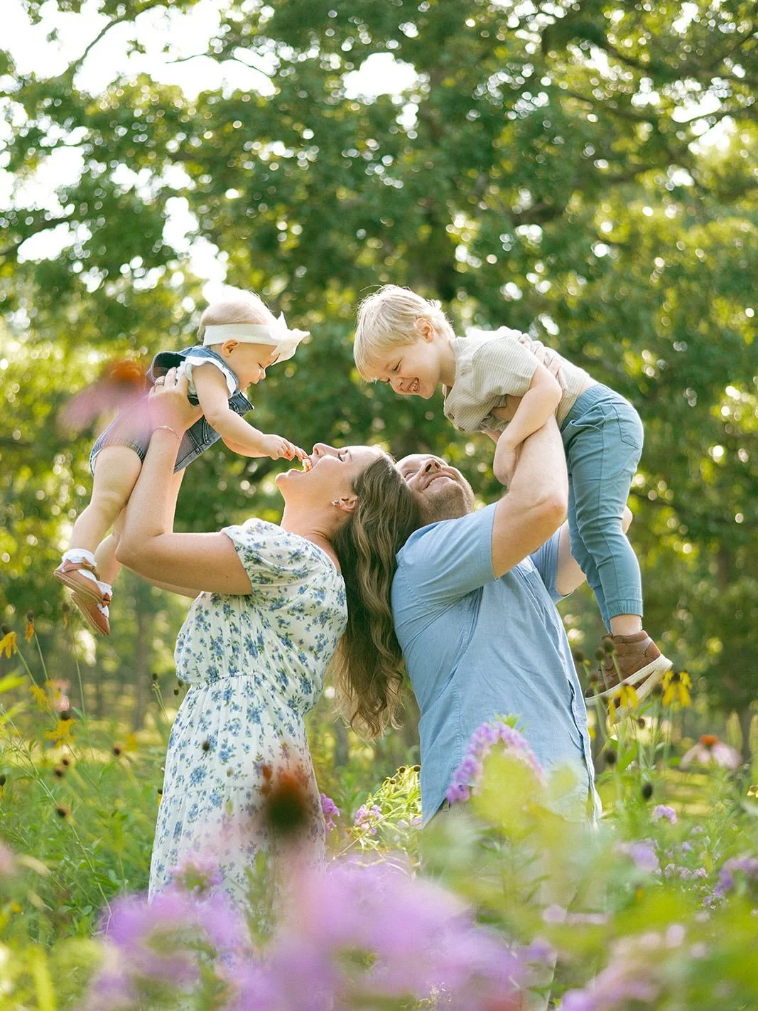 Family photos 🥹❤️ Loved getting to spend an early morning with the Rose family capturing special moments like these. ✨Time flies too fast! Remember to take time to capture it before it&rsquo;s gone and the babies aren&rsquo;t babies any more. 🥲