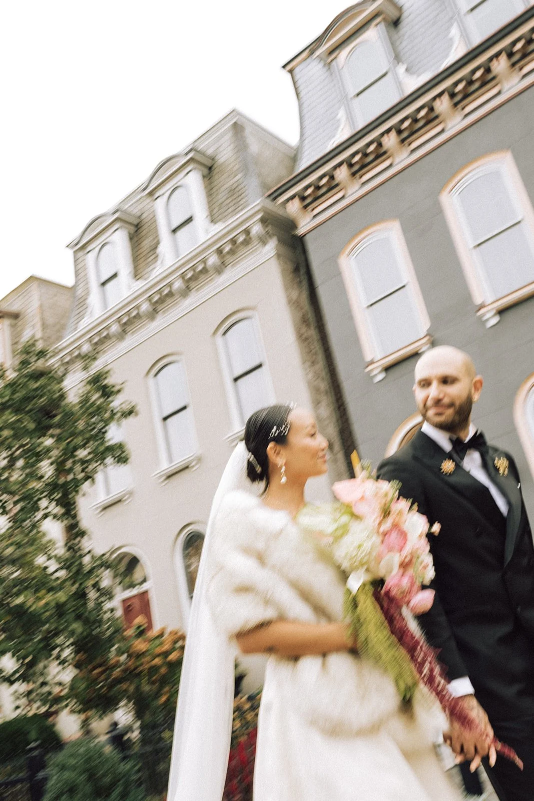 St. Louis Wedding Photographer The Marions Newlywed Portraits Lafayette Square Park
