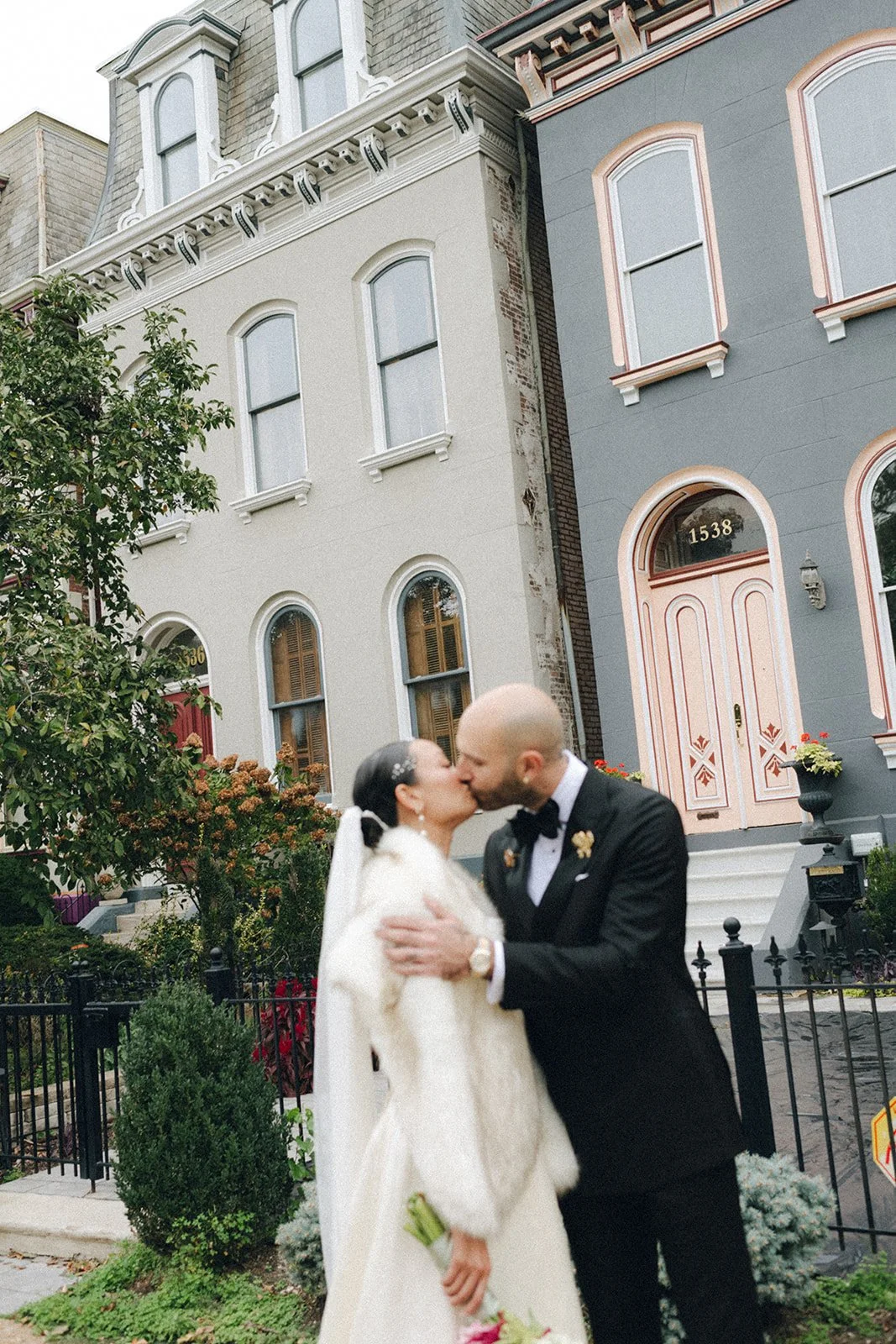St. Louis Wedding Photographer The Marions Newlywed Portraits Lafayette Square Park