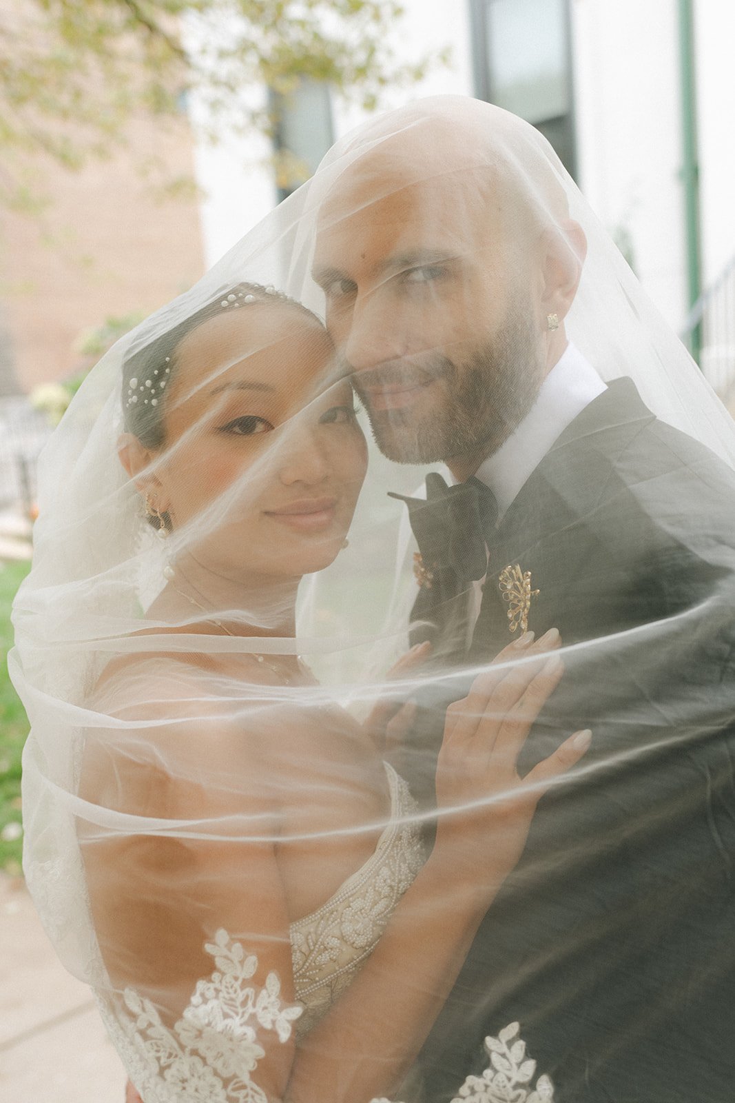 St. Louis Wedding Photographer The Marions Newlywed Portraits Lafayette Square Park